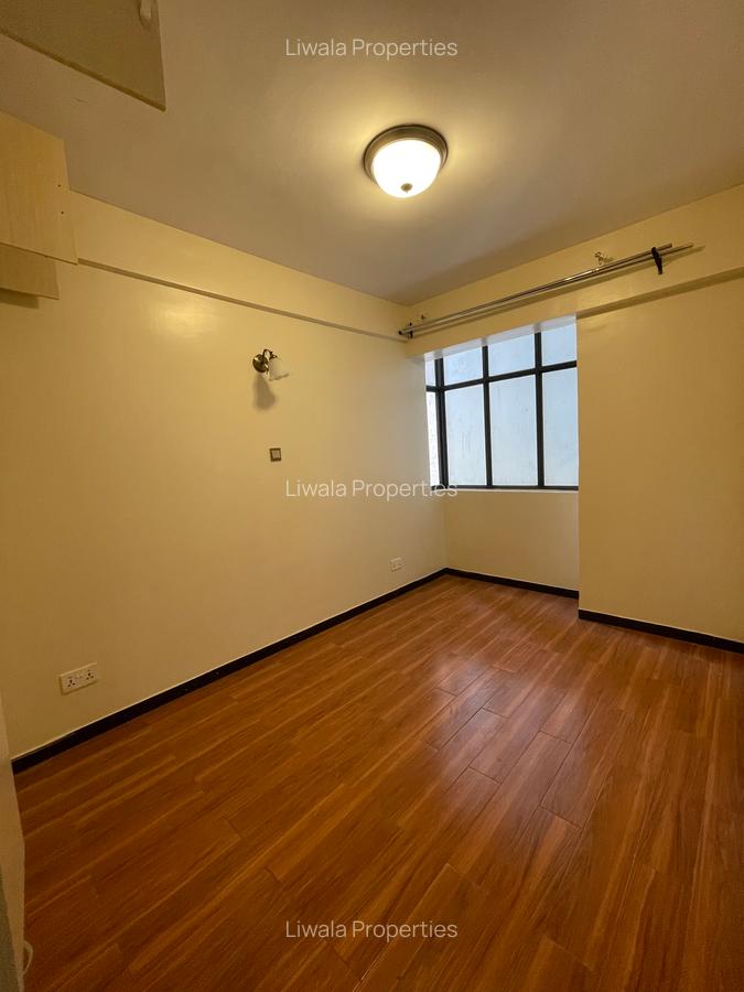 3 Bed Apartment with En Suite at Dennis Pritt Road - 7