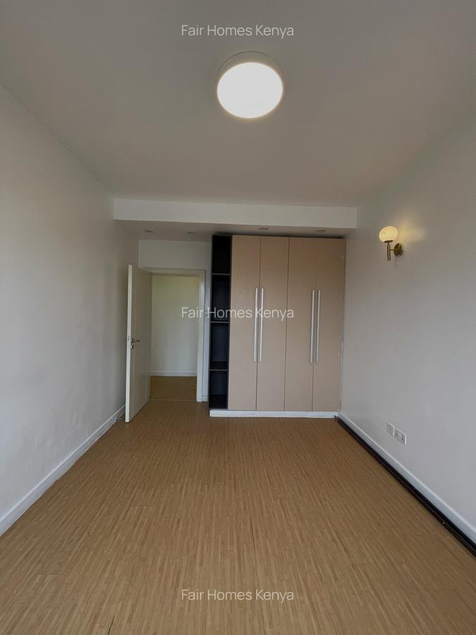4 Bed Apartment with En Suite at Hatheru Road - 6