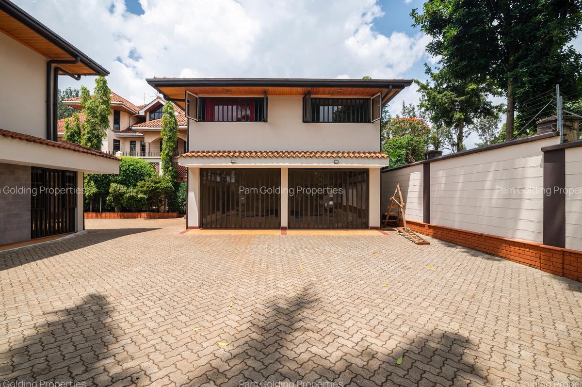 5 Bed House with En Suite in Runda - 18