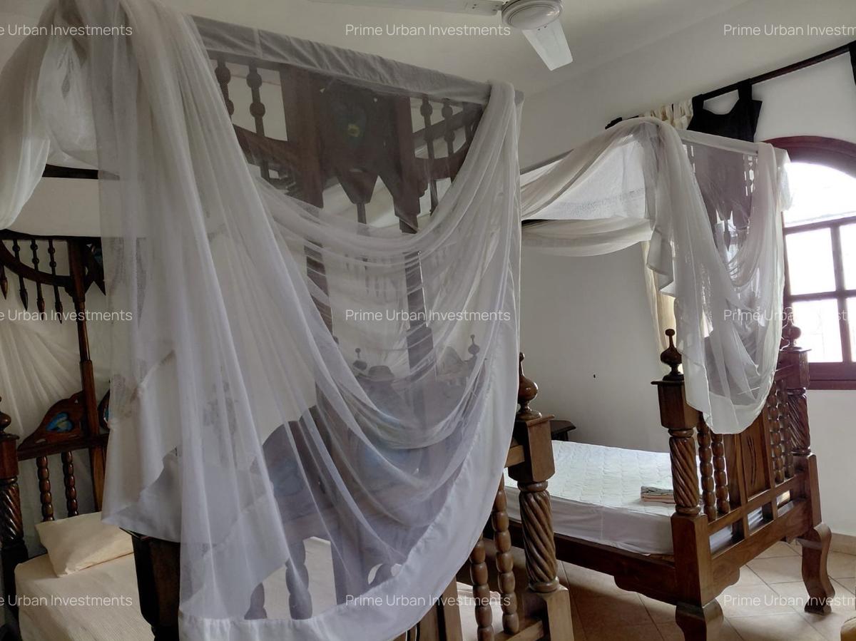 4 Bed House with En Suite at Watamu Beach - 12