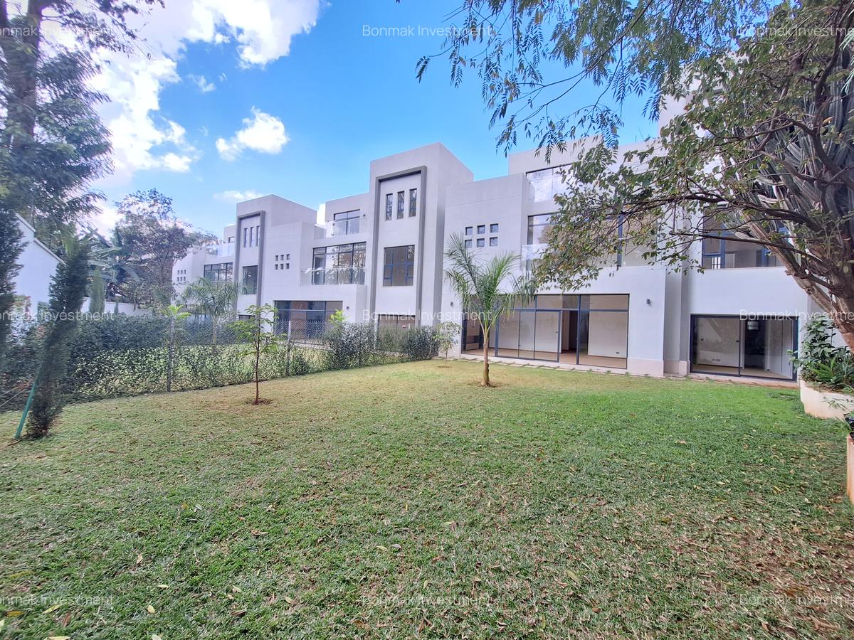 5 Bed Townhouse with En Suite at Lavington Green - 1