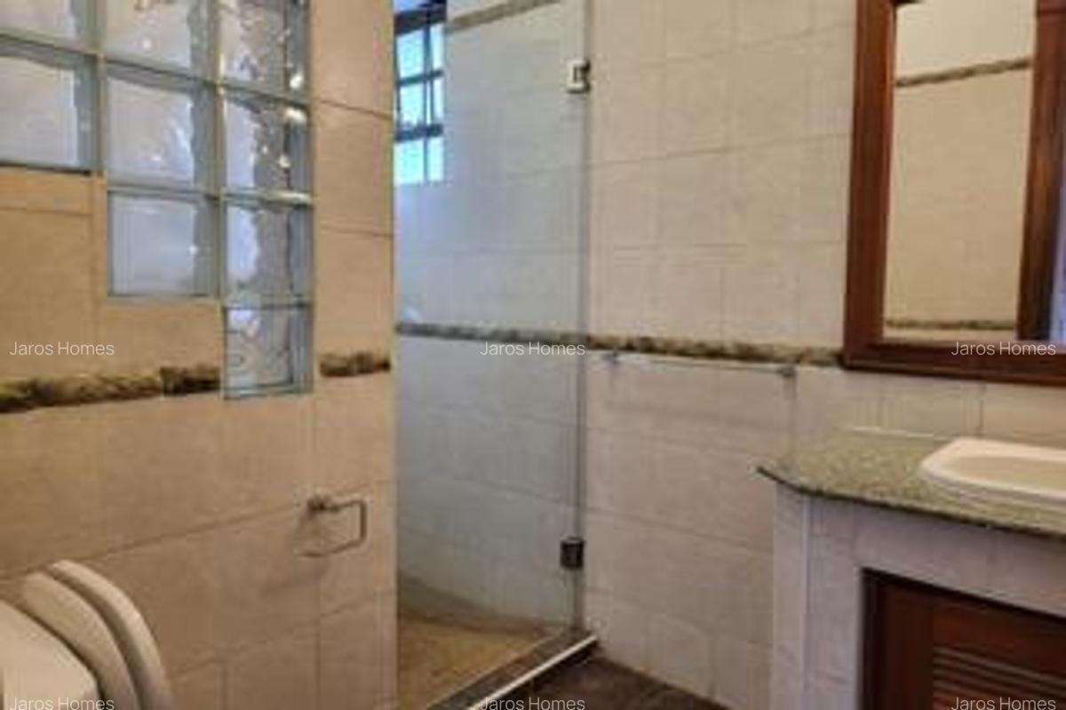 4 Bed Townhouse with En Suite at Peponi Road - 8