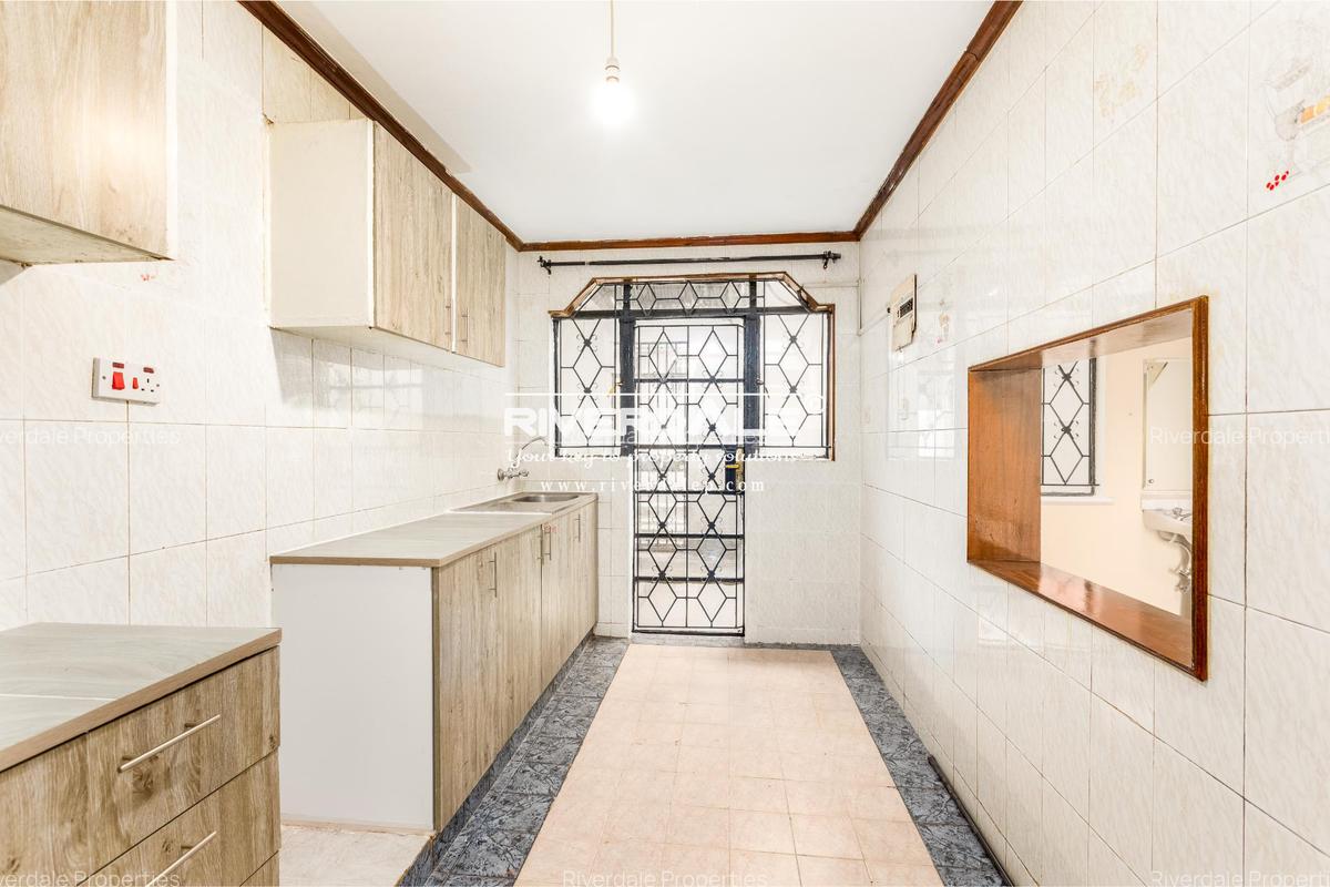 3 Bed Townhouse with En Suite in Parklands - 2