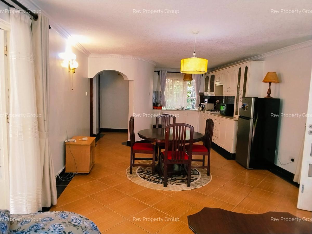 2 Bed House with En Suite in Rosslyn - 3