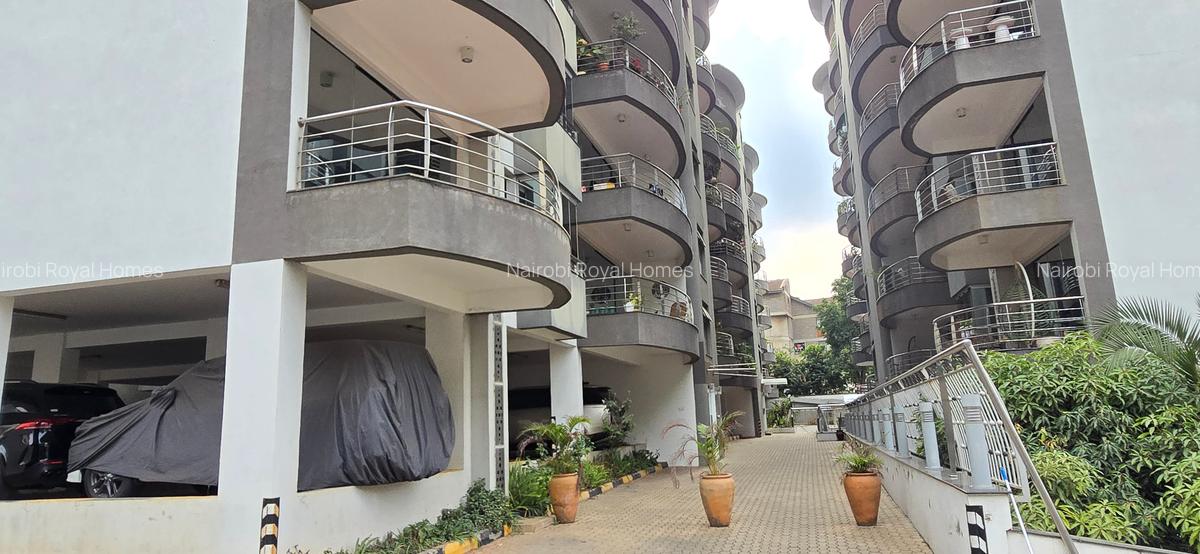 3 Bed Apartment with En Suite at Riverside Drive - 1