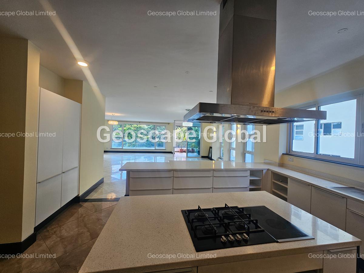 5 Bed Apartment with En Suite in General Mathenge - 9