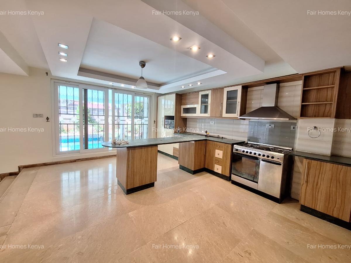 5 Bed Townhouse with En Suite at Convent Drive - 5