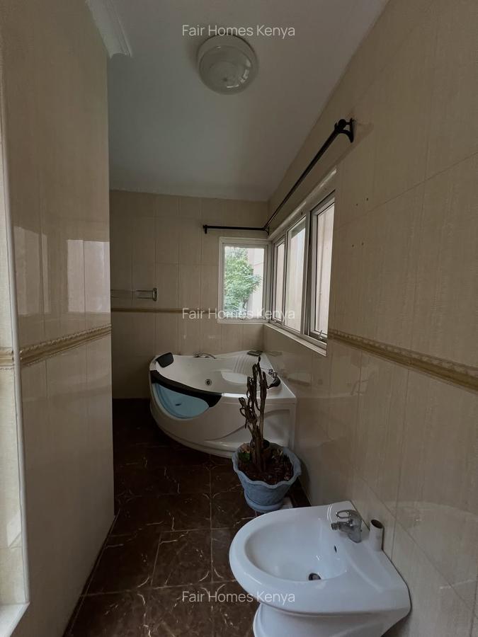 4 Bed Townhouse with En Suite at Riverside Drive - 15