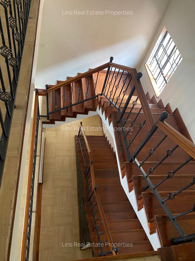 4 Bed Townhouse with En Suite in Westlands Area - 14
