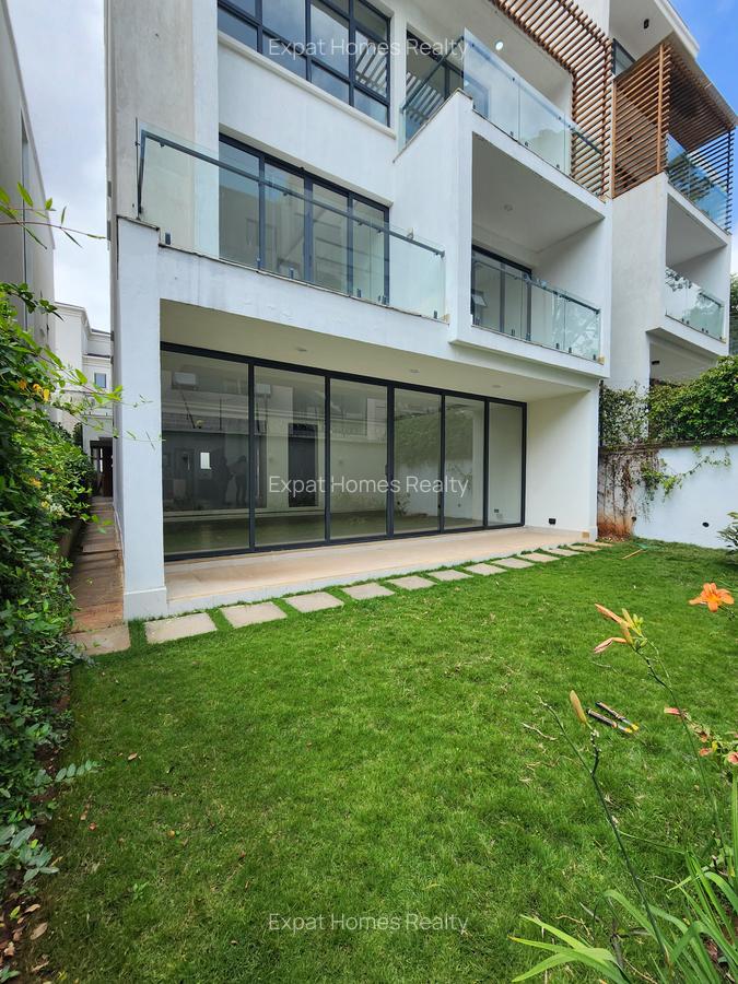 4 Bed Villa with En Suite in Lavington - 2