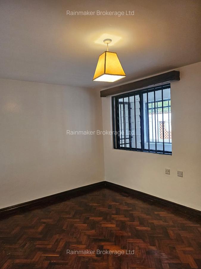 5 Bed House with En Suite in Runda - 8