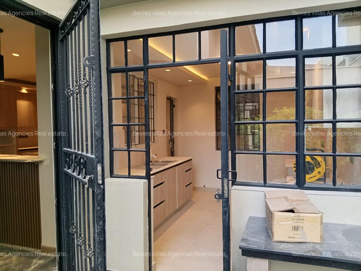 4 Bed Townhouse with En Suite at Westlands - 12
