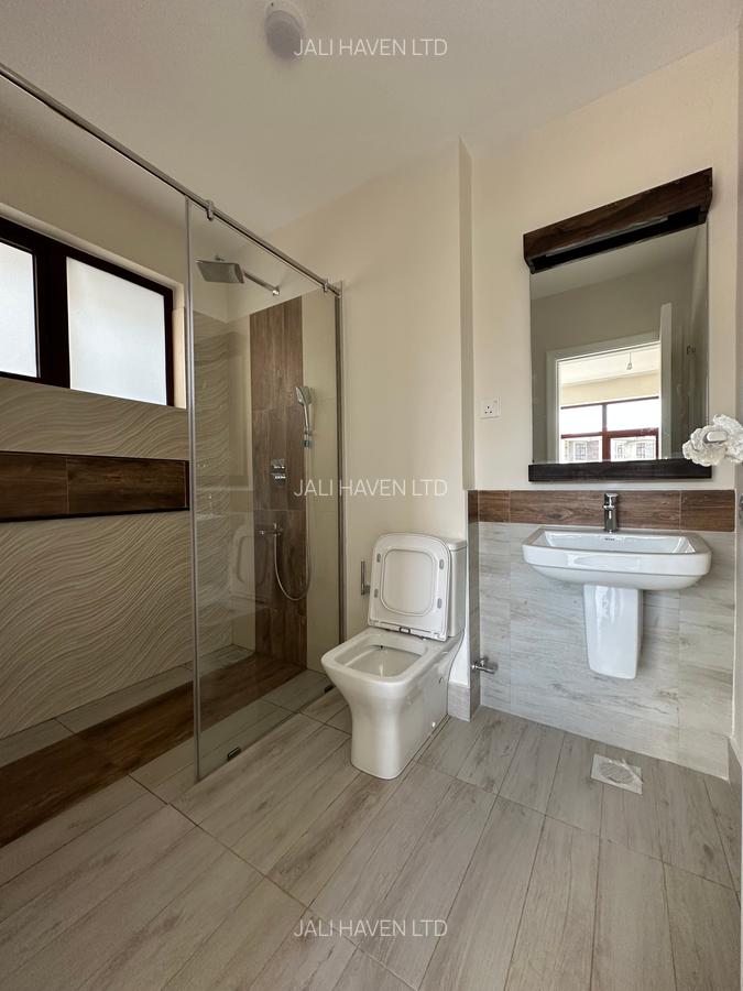 4 Bed Villa with En Suite in Langata - 10