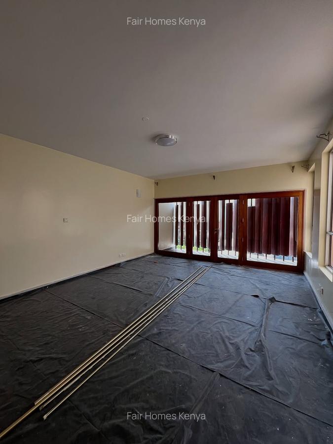 4 Bed Townhouse with En Suite at Lavington Green - 7