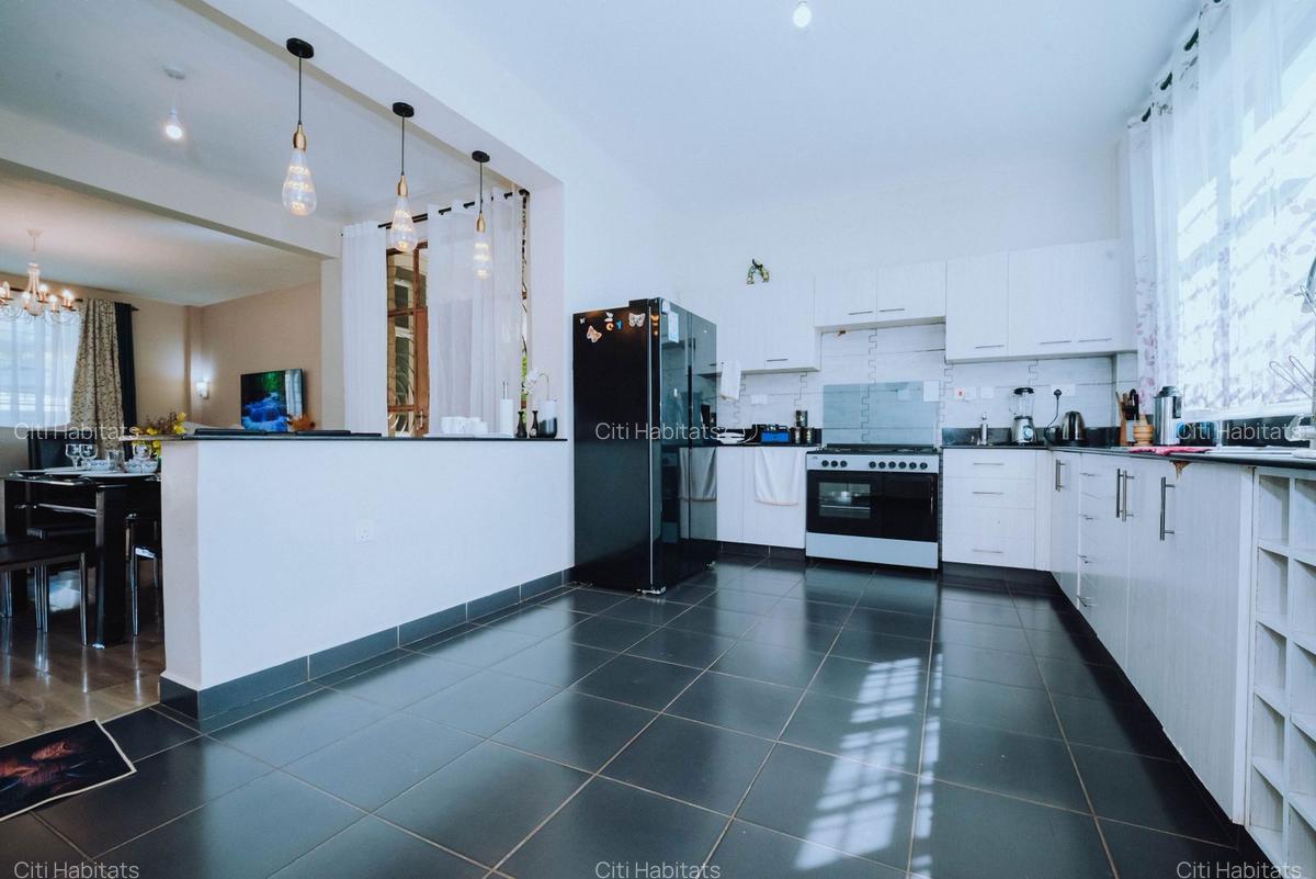 4 Bed Villa with En Suite in Kenyatta Road - 7