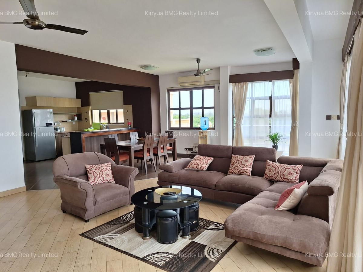 Serviced 3 Bed Apartment with En Suite at Beach Road - 5