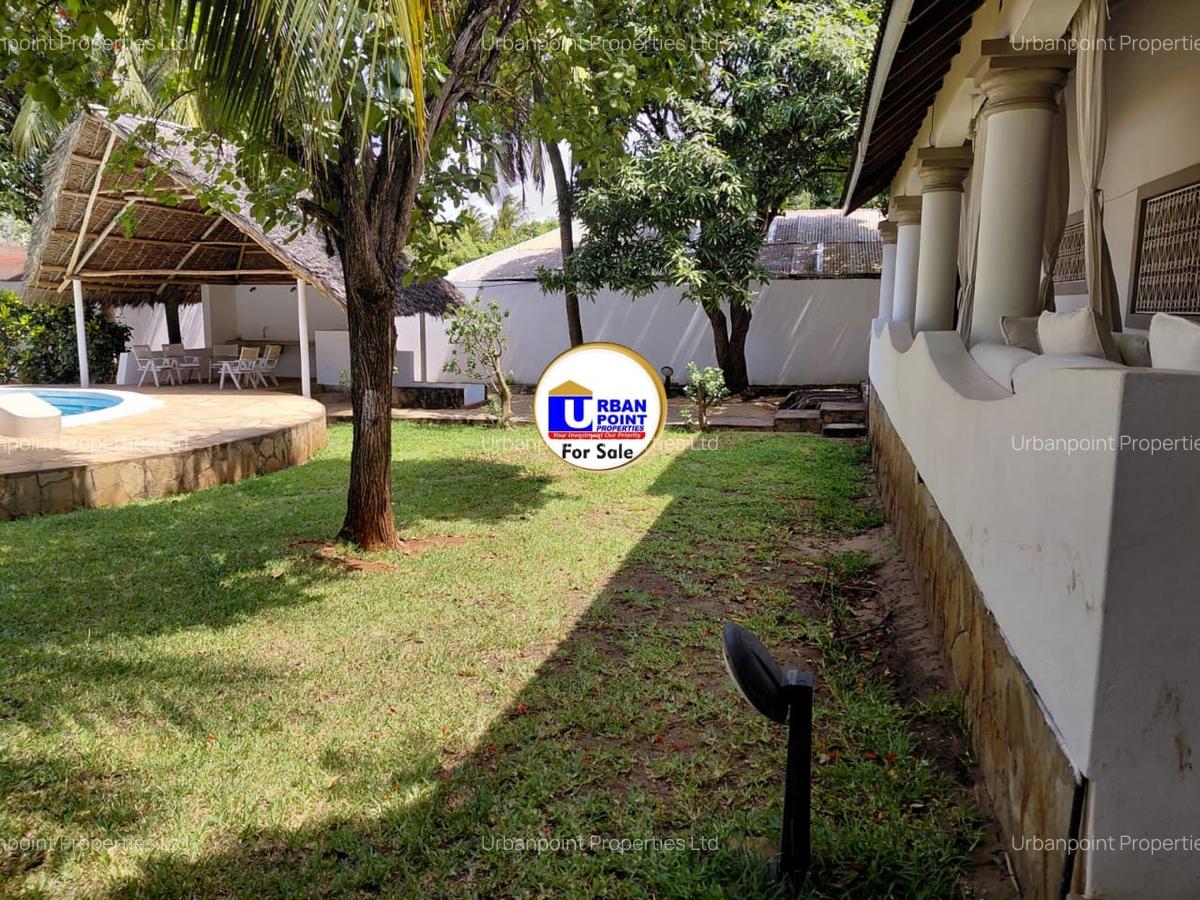 5 Bed Townhouse with En Suite in Malindi - 5