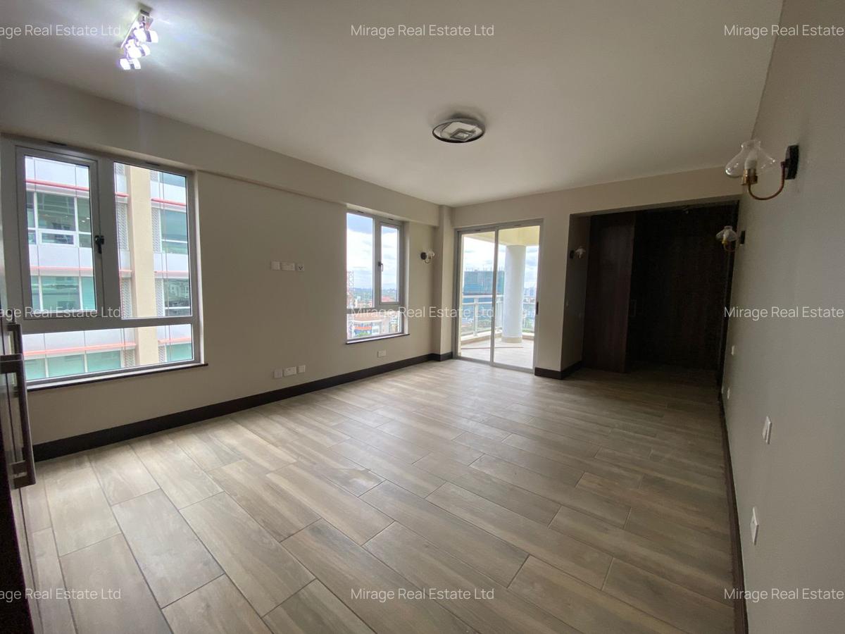 3 Bed Apartment with En Suite in Parklands - 17