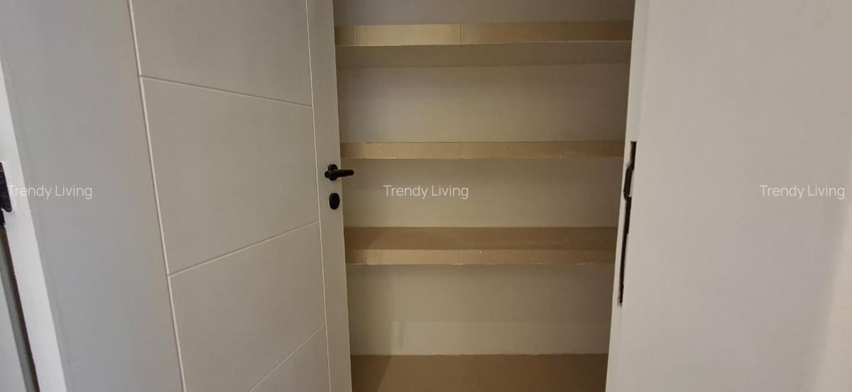 5 Bed Townhouse with En Suite in Lavington - 7