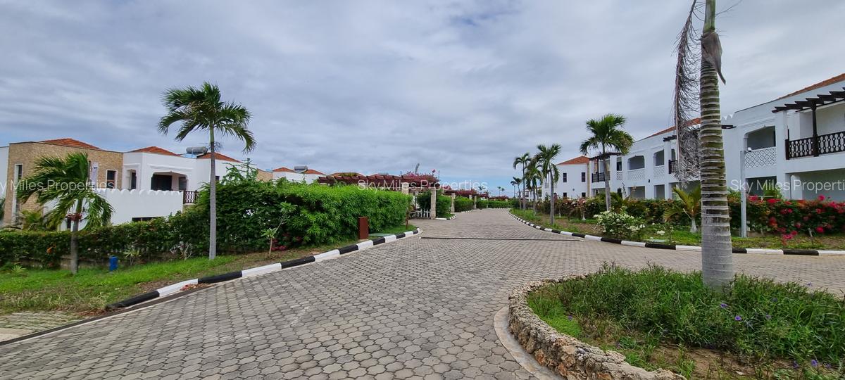 Serviced 3 Bed Apartment with En Suite at Sultan Palace - 18