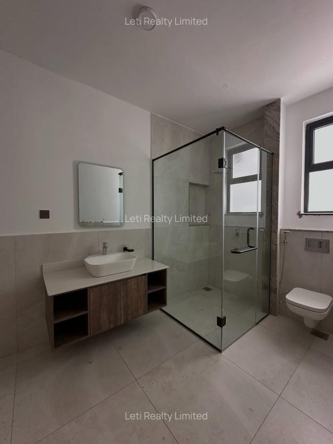 5 Bed Townhouse with En Suite in Lavington - 10
