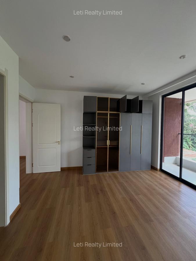 5 Bed Townhouse with En Suite in Lavington - 10