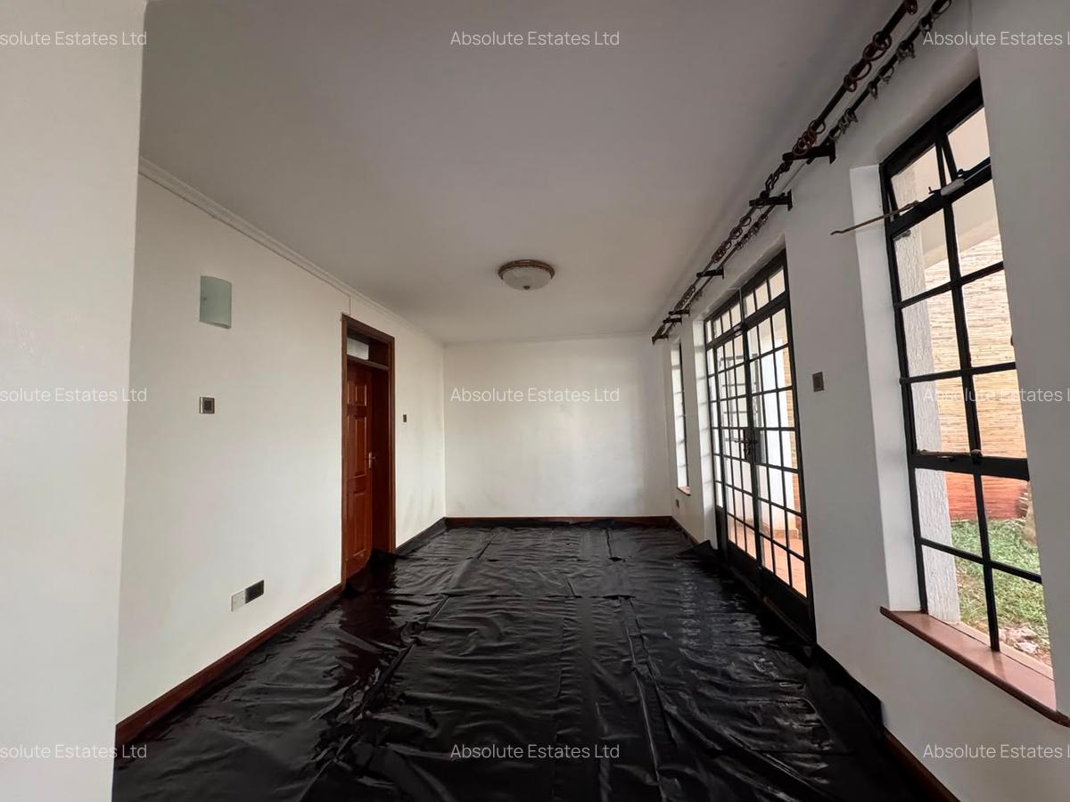 5 Bed Townhouse with En Suite in Lavington - 5