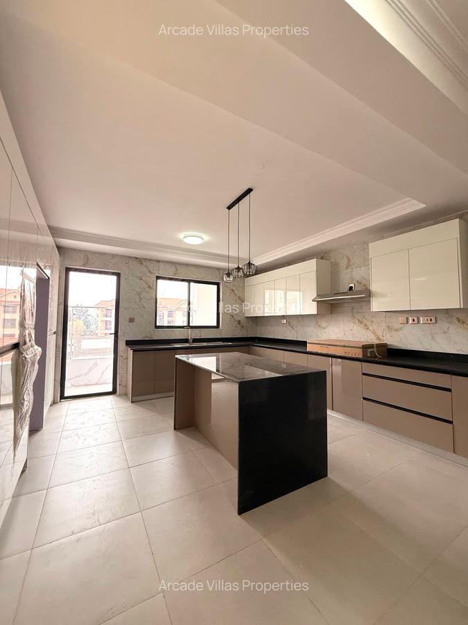 5 Bed Apartment with En Suite in Kilimani - 12