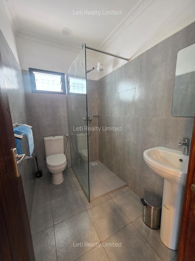 6 Bed Townhouse with En Suite in Langata - 10