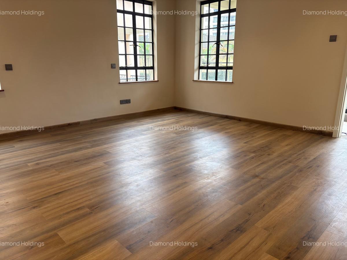 4 Bed Townhouse with En Suite in General Mathenge - 13