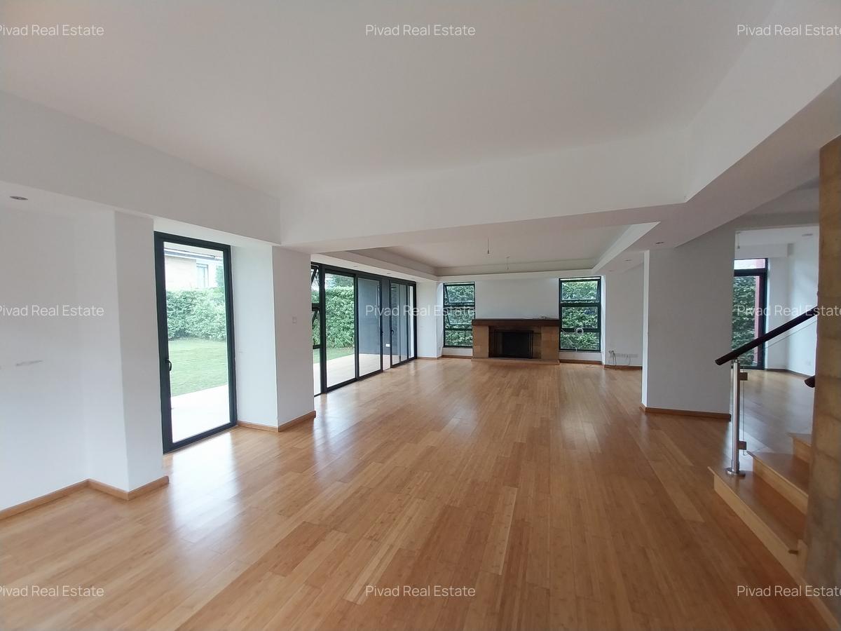 4 Bed House with Garden in Garden Estate - 2
