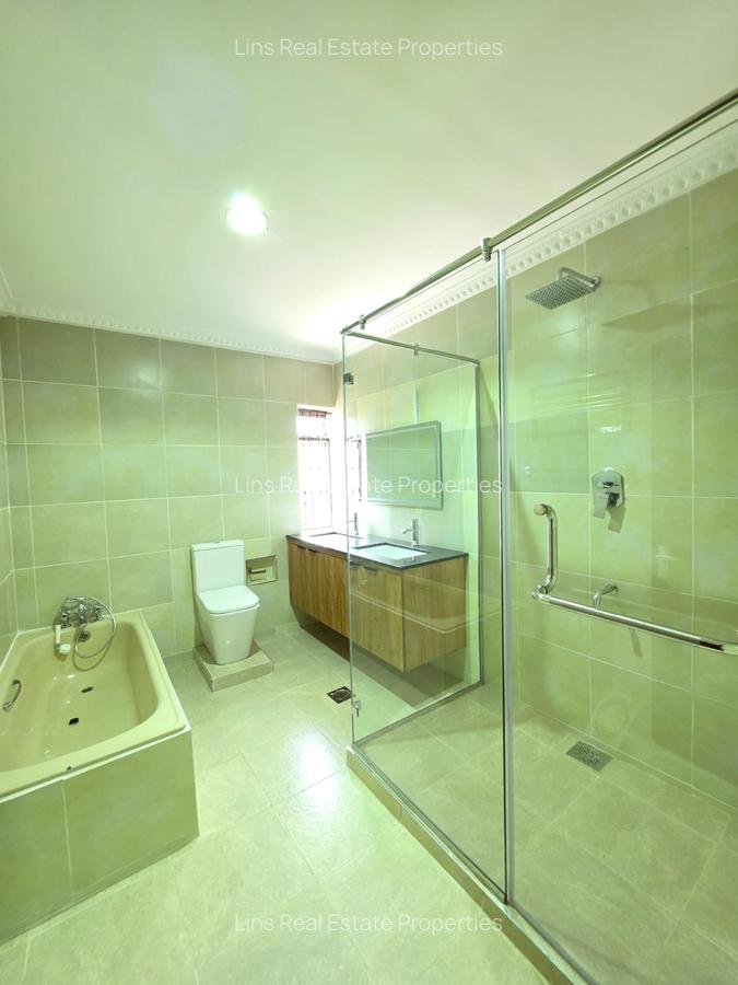4 Bed Townhouse with En Suite in Lavington - 13