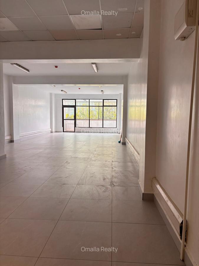 1,100 ft² Commercial Property with Service Charge Included in Westlands Area - 2