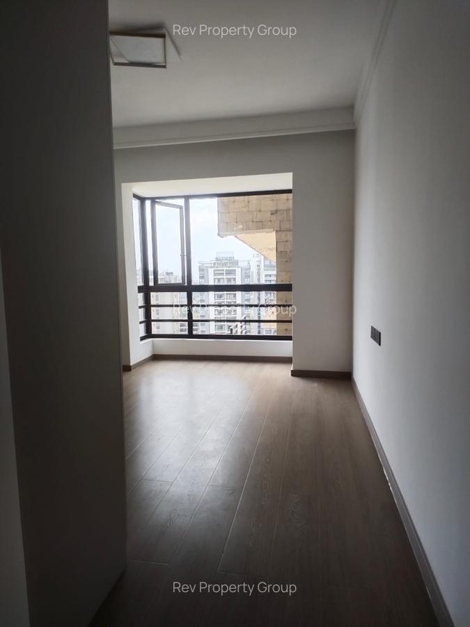2 Bed Apartment with En Suite in Riverside - 13