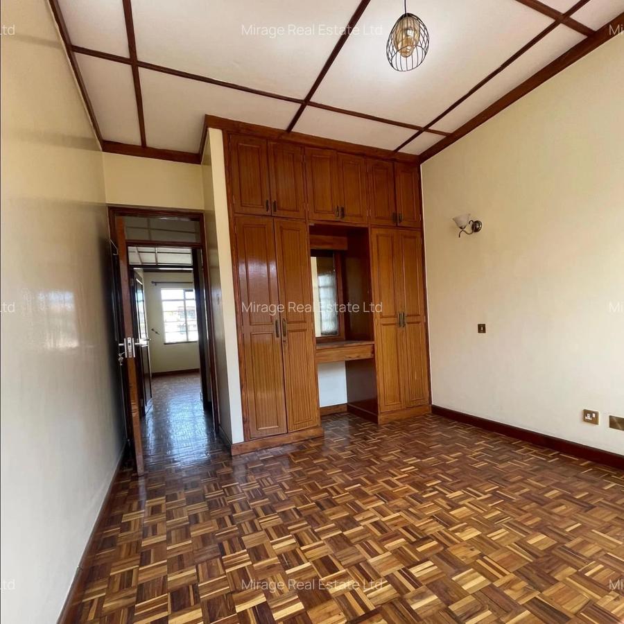 3 Bed Apartment with Parking in Riverside - 3