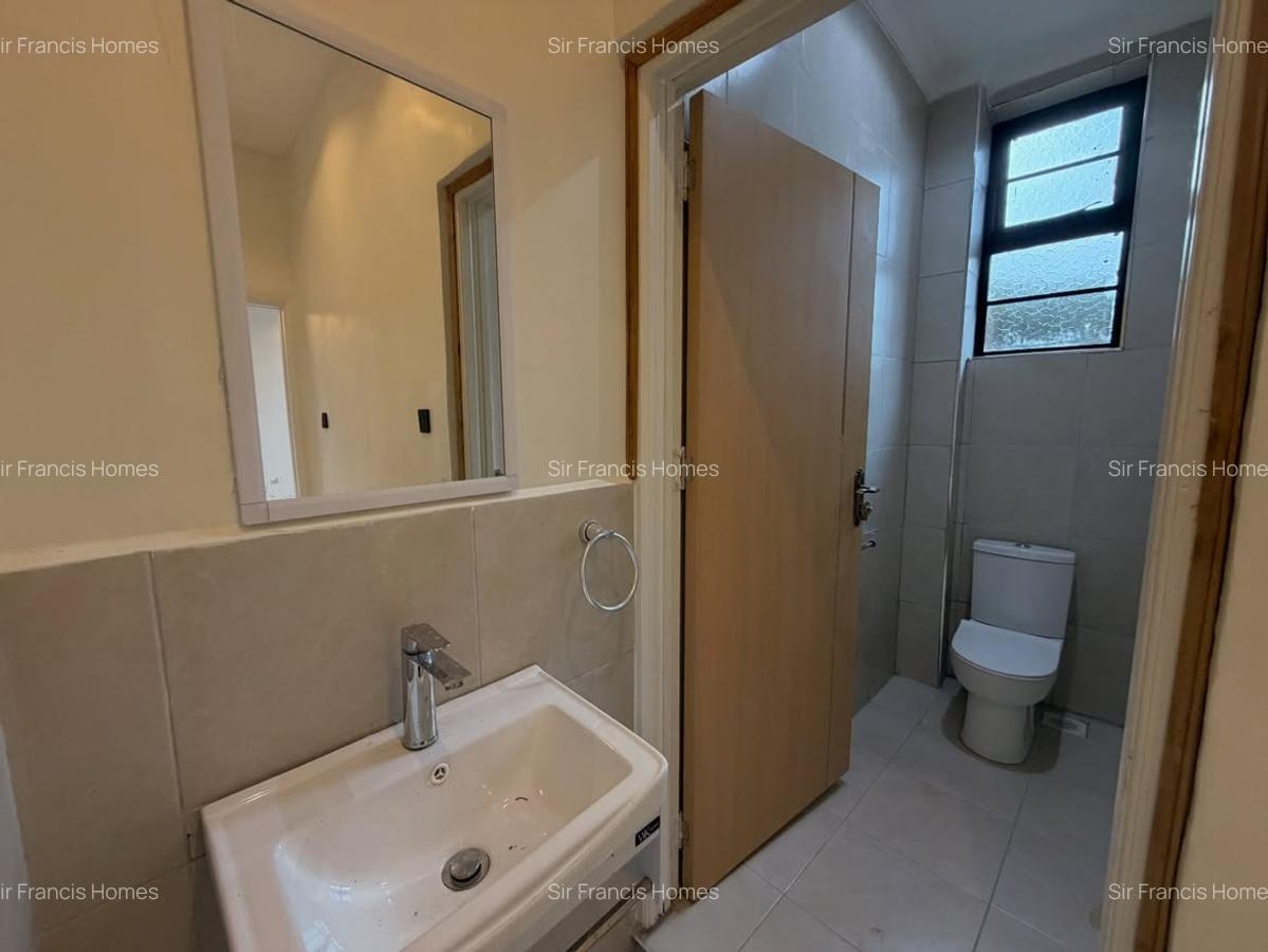 4 Bed House with En Suite at Membley - 11