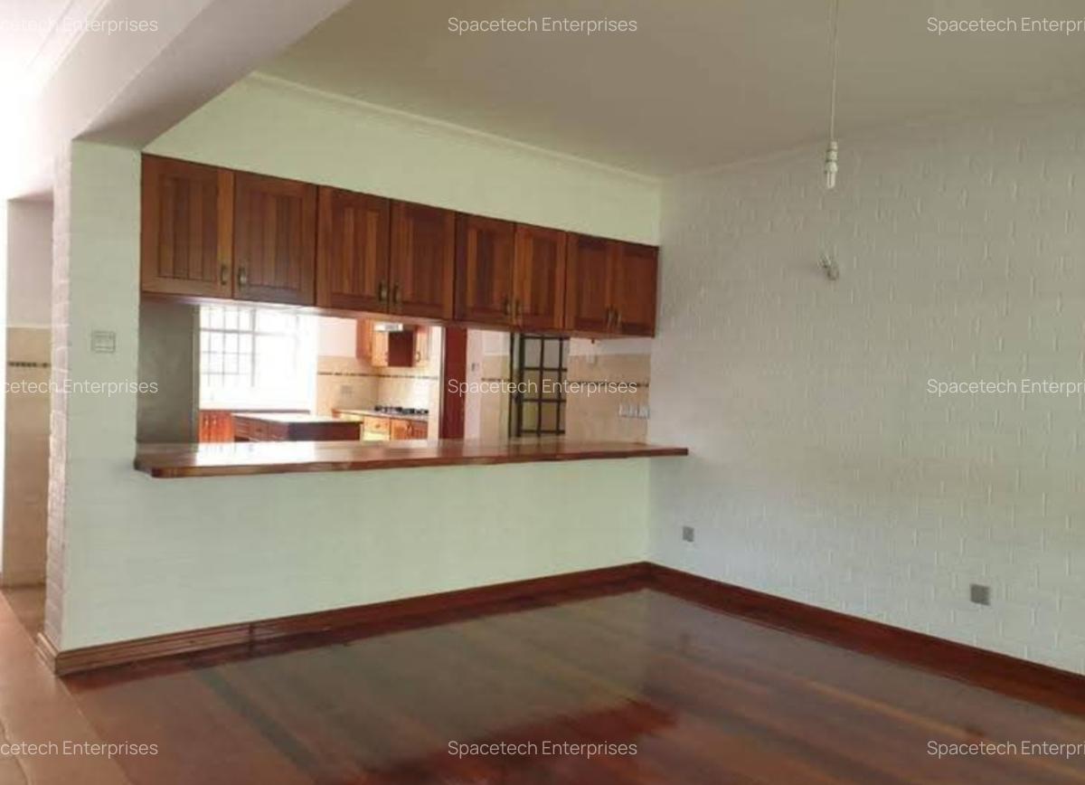 4 Bed Townhouse with En Suite in Spring Valley - 12