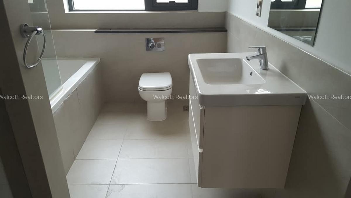 2 Bed Apartment with En Suite at Garden City - 4