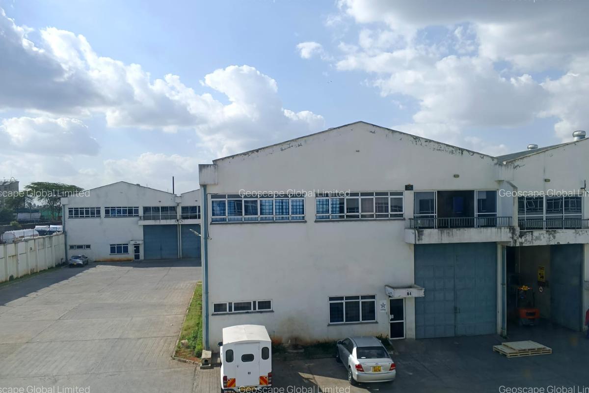 6,240 ft² Warehouse with Parking in Industrial Area - 5