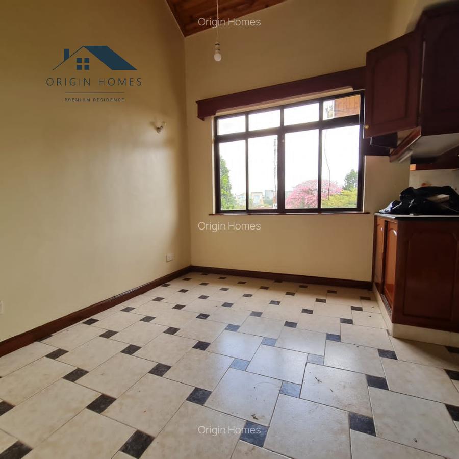 3 Bed Apartment with En Suite at Brookside - 12