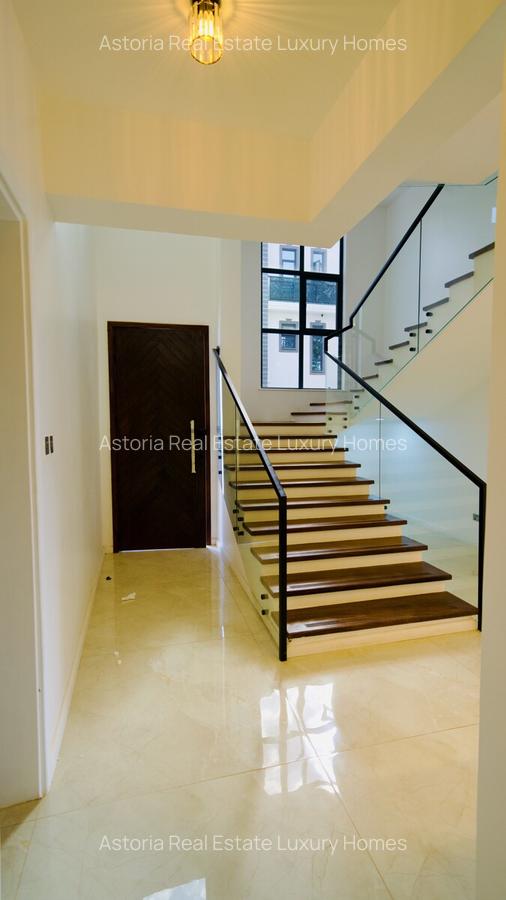 5 Bed Villa with En Suite at 2026-377 - 11