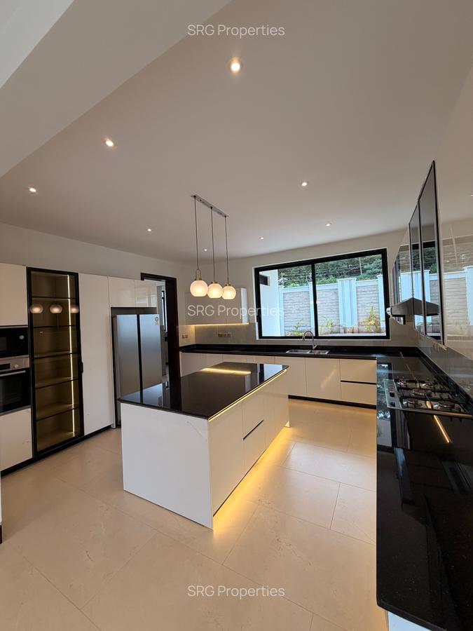 5 Bed Townhouse with En Suite in Kitisuru - 13