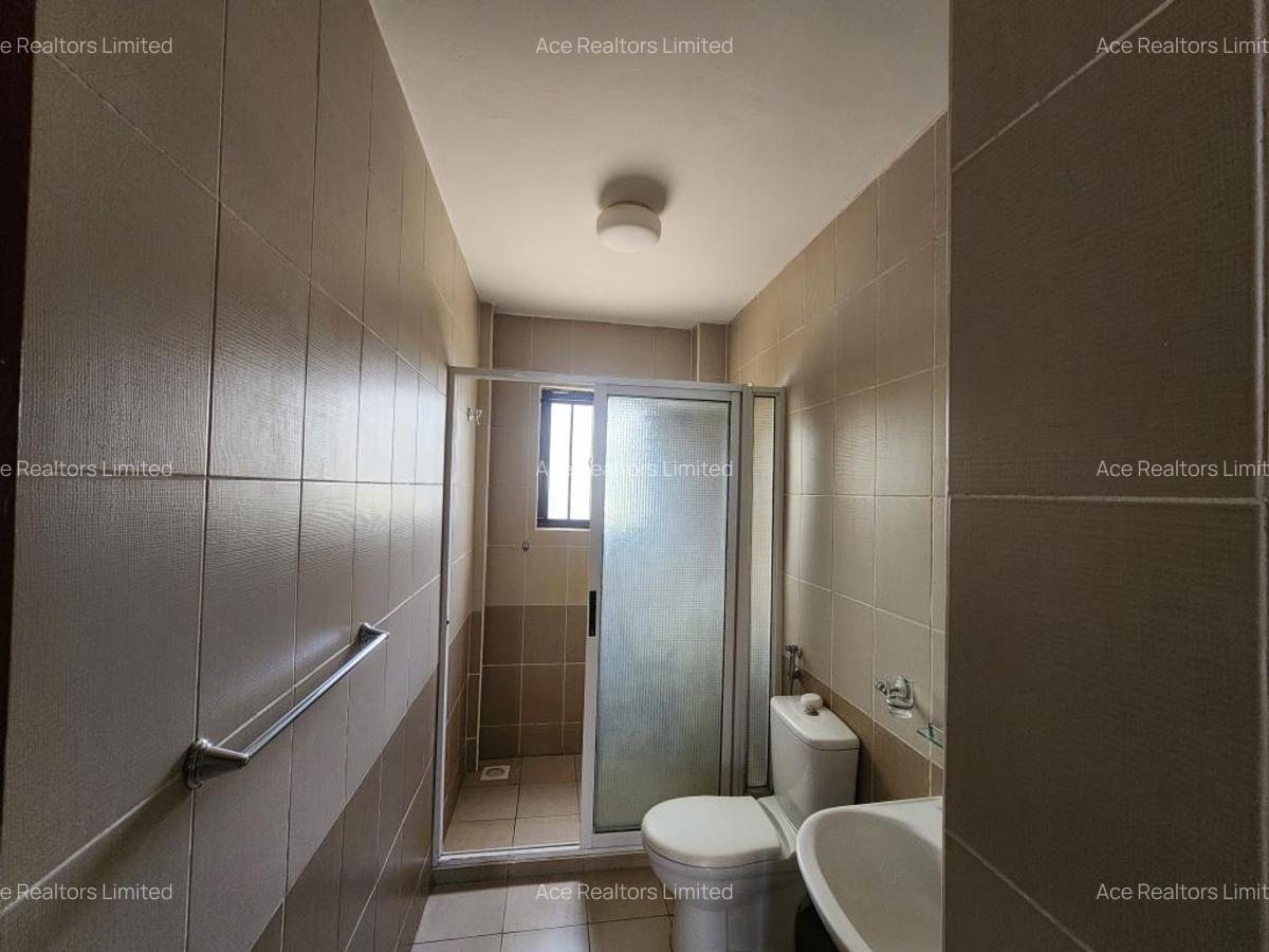 3 Bed Apartment with En Suite at Hatheru Road - 6