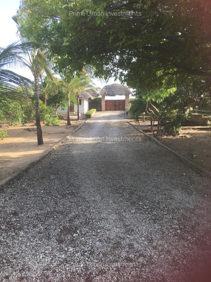 2 Bed House with En Suite in Watamu - 9