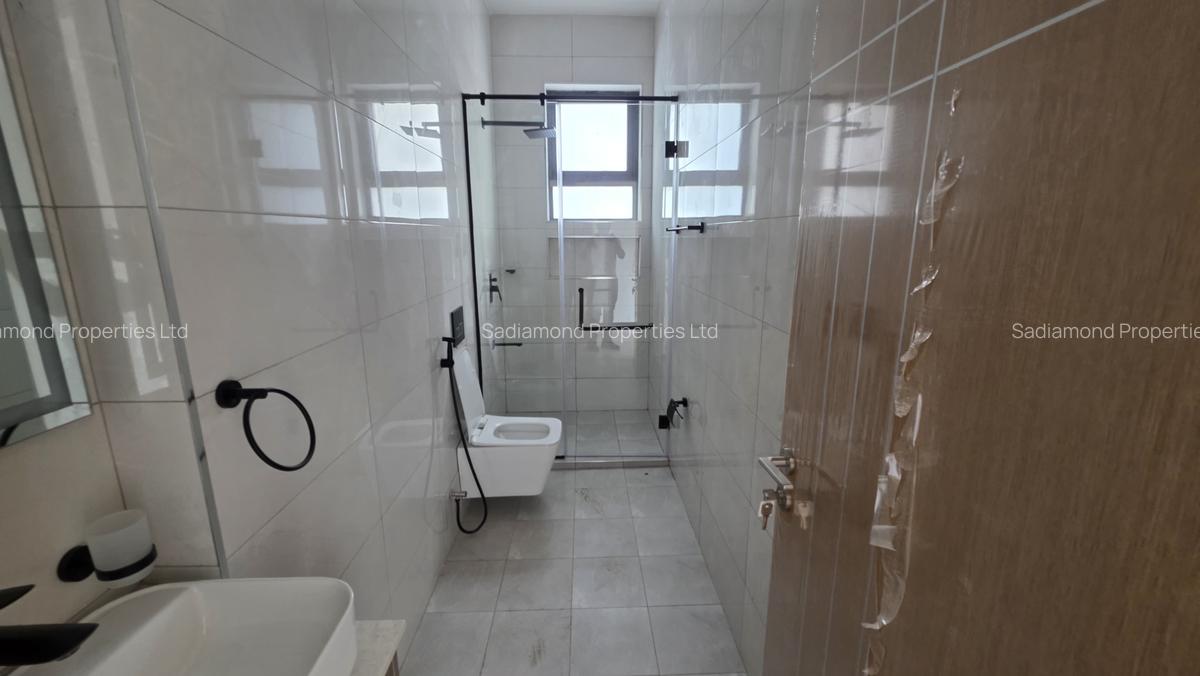 3 Bed Apartment with En Suite in Brookside - 13
