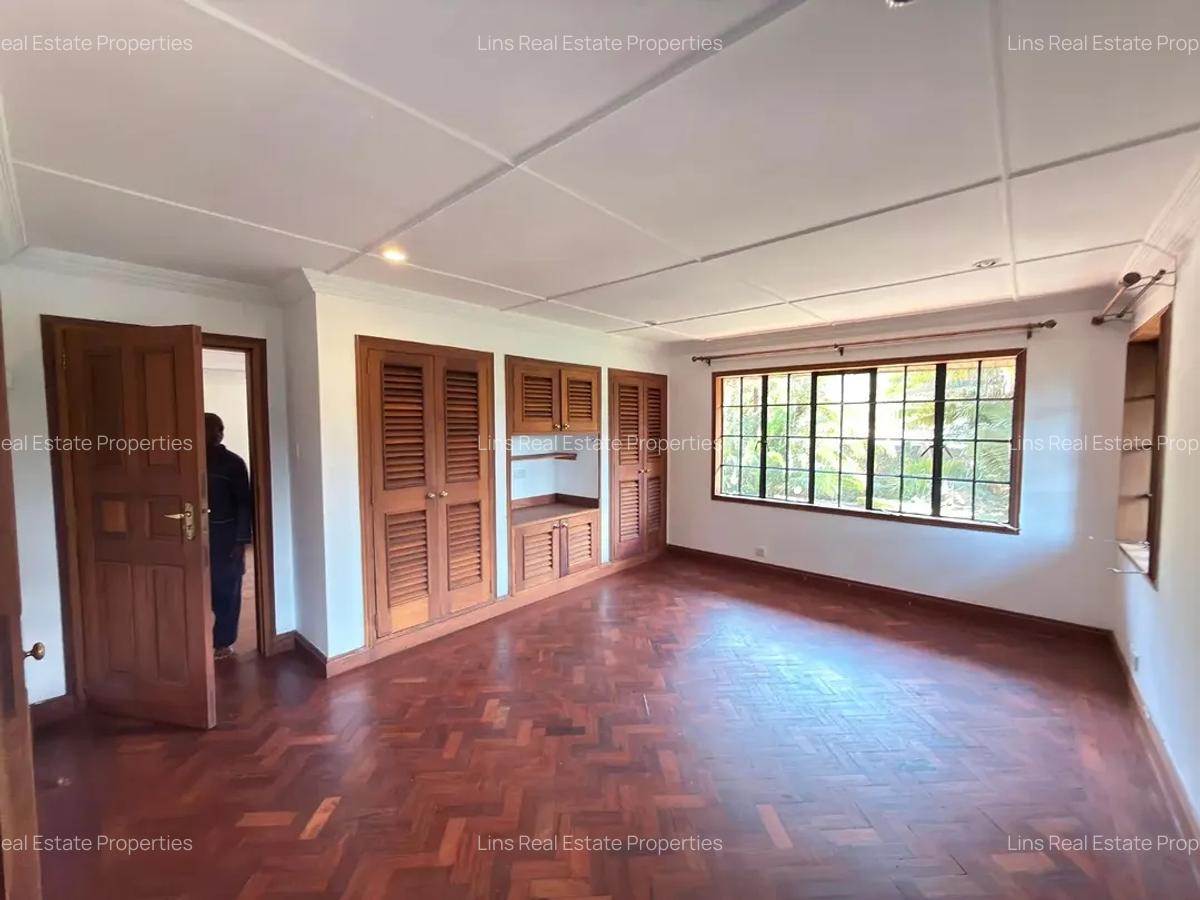 5 Bed Townhouse with En Suite in Runda - 11