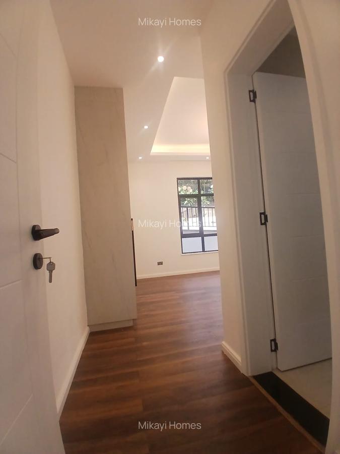 5 Bed Villa with En Suite in Lavington - 10