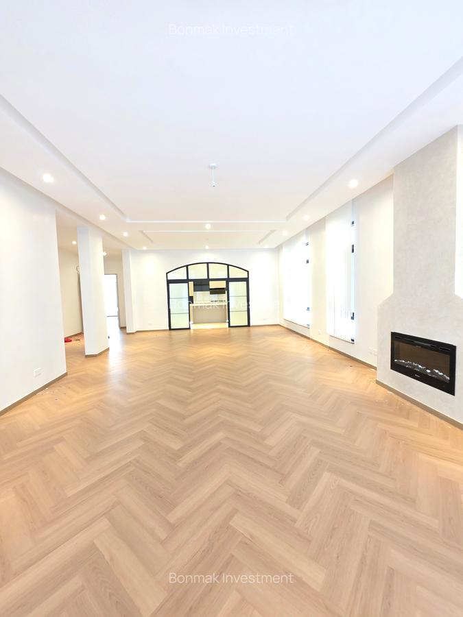5 Bed Townhouse with En Suite at Lavington Green - 18