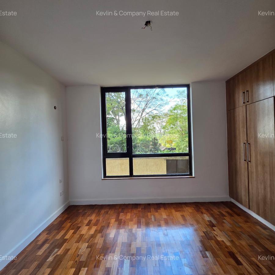 2 Bed Apartment with En Suite at Dennis Pritt - 12