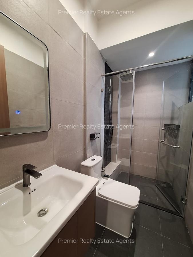 2 Bed Apartment with En Suite at Windsor - 7
